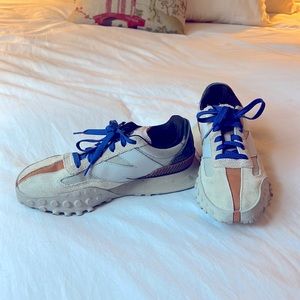 Barely worn New Balance XC 72